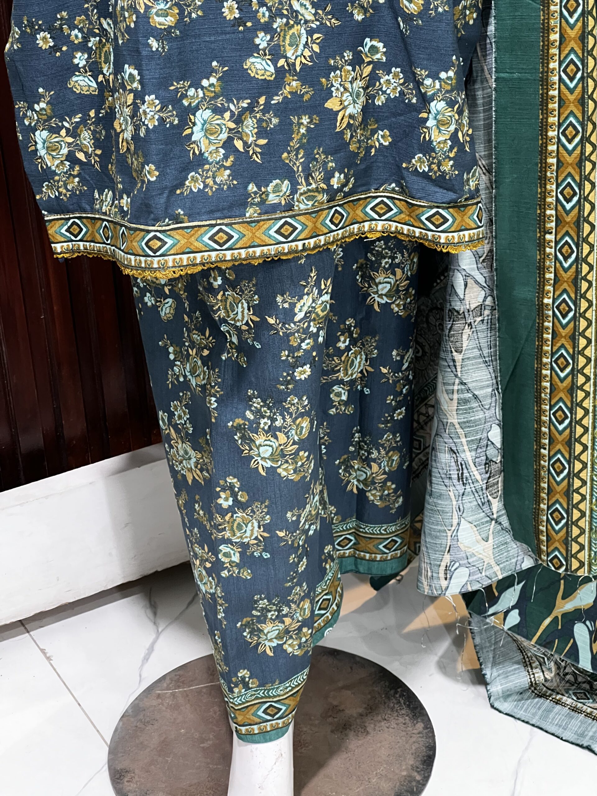 Bin Saeed Original 3 PC Khaddar - Image 3