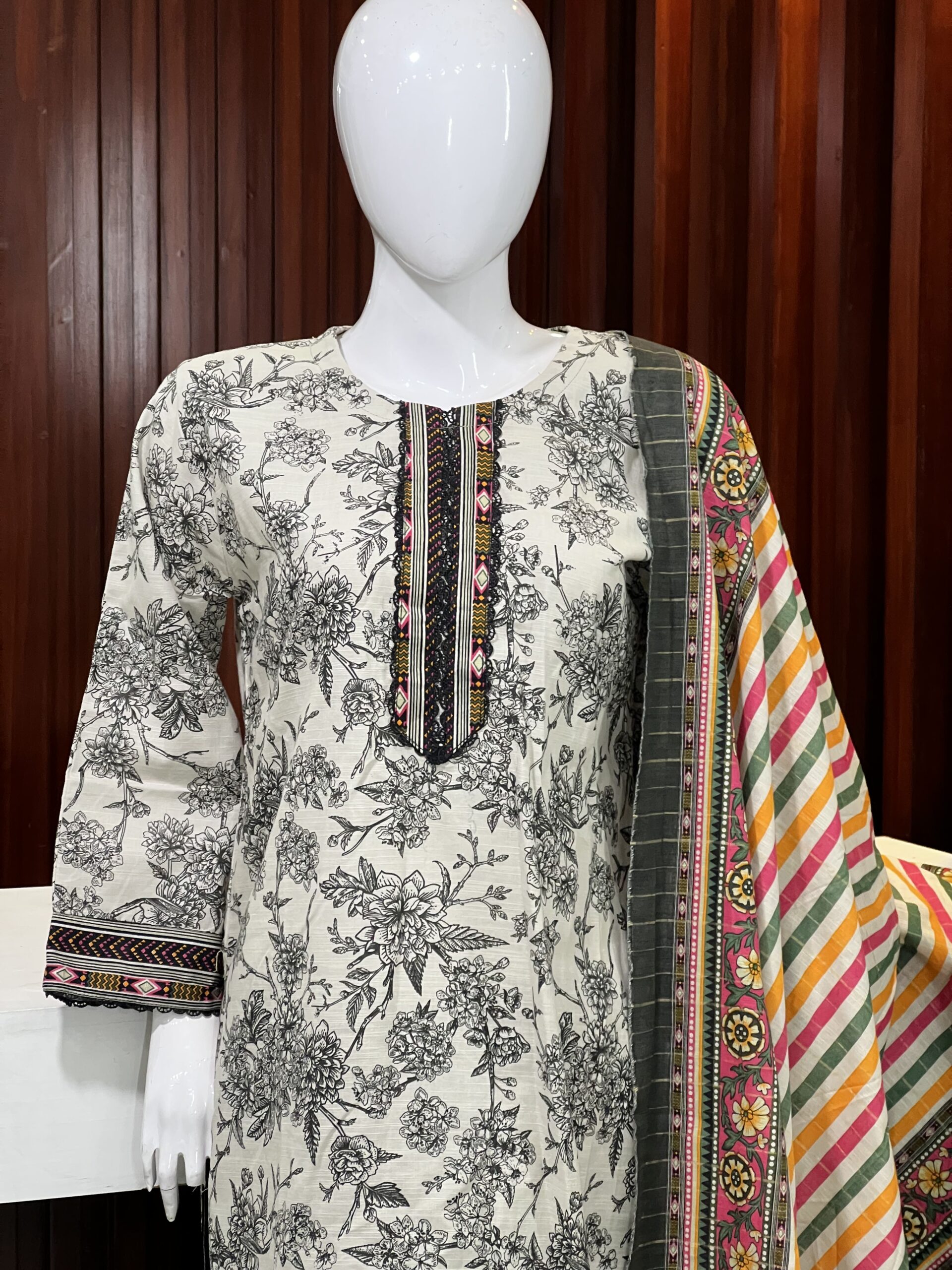 Bin Saeed Original 3 PC Khaddar - Image 2